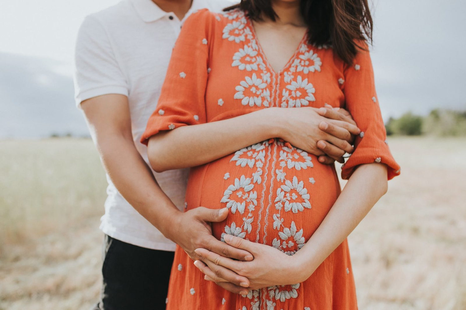 The Ultimate Guide to Pregnancy Announcement Photos- Part Two// Lighti